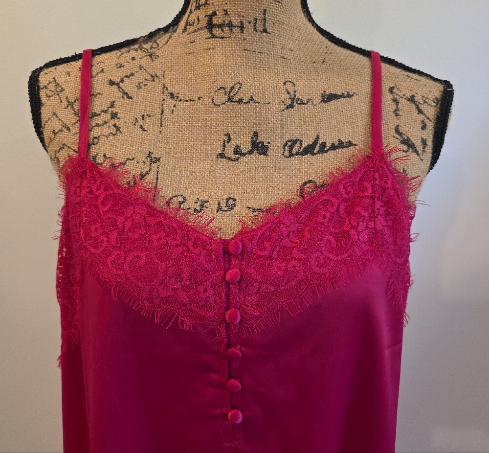 Solitaire Fuchsia Lace Dress
